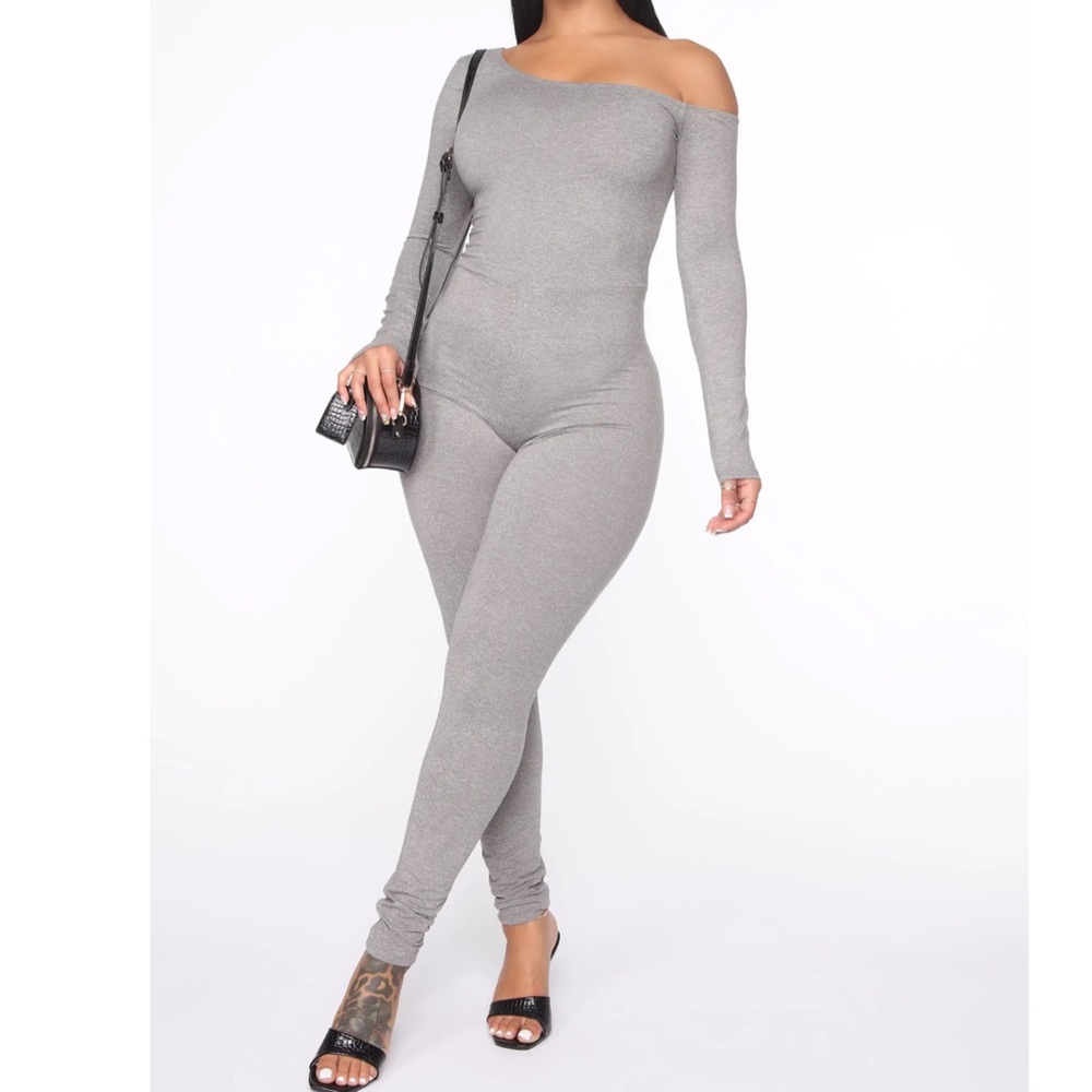 Off the shoulder Gray jumpsuit